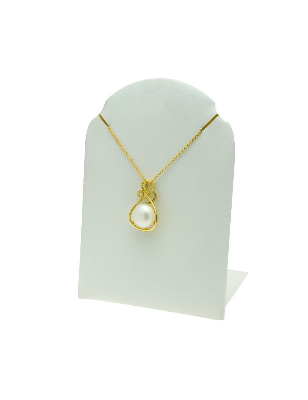 Silver gold-plated chain with white pearl placed on a teardrop-shaped pendant with a fancy design LAN1112SG2