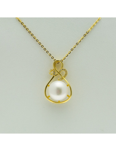 Silver gold-plated chain with white pearl placed on a teardrop-shaped pendant with a fancy design LAN1112SG2
