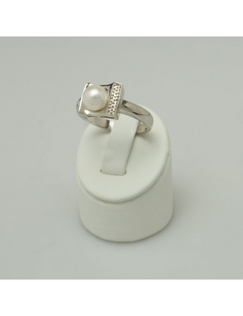 Srebrny pierścionek z białą perłą ZIR0538S