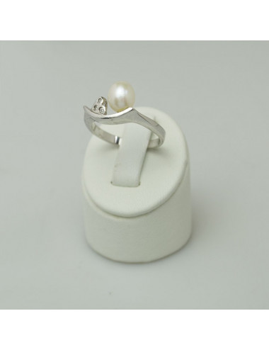 Silver ring with freshwater pearl and zircons FR0886S