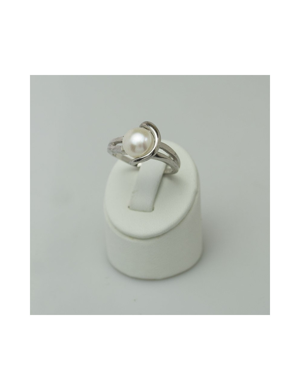 Silver ring with freshwater pearl SR0167S