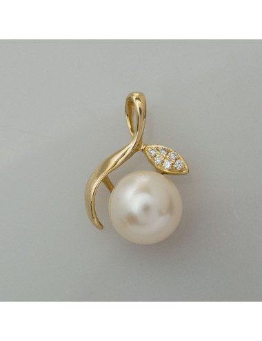 Gold pendant with pearl and diamonds W7580G