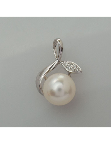 Gold pendant with pearl and diamonds W7580G