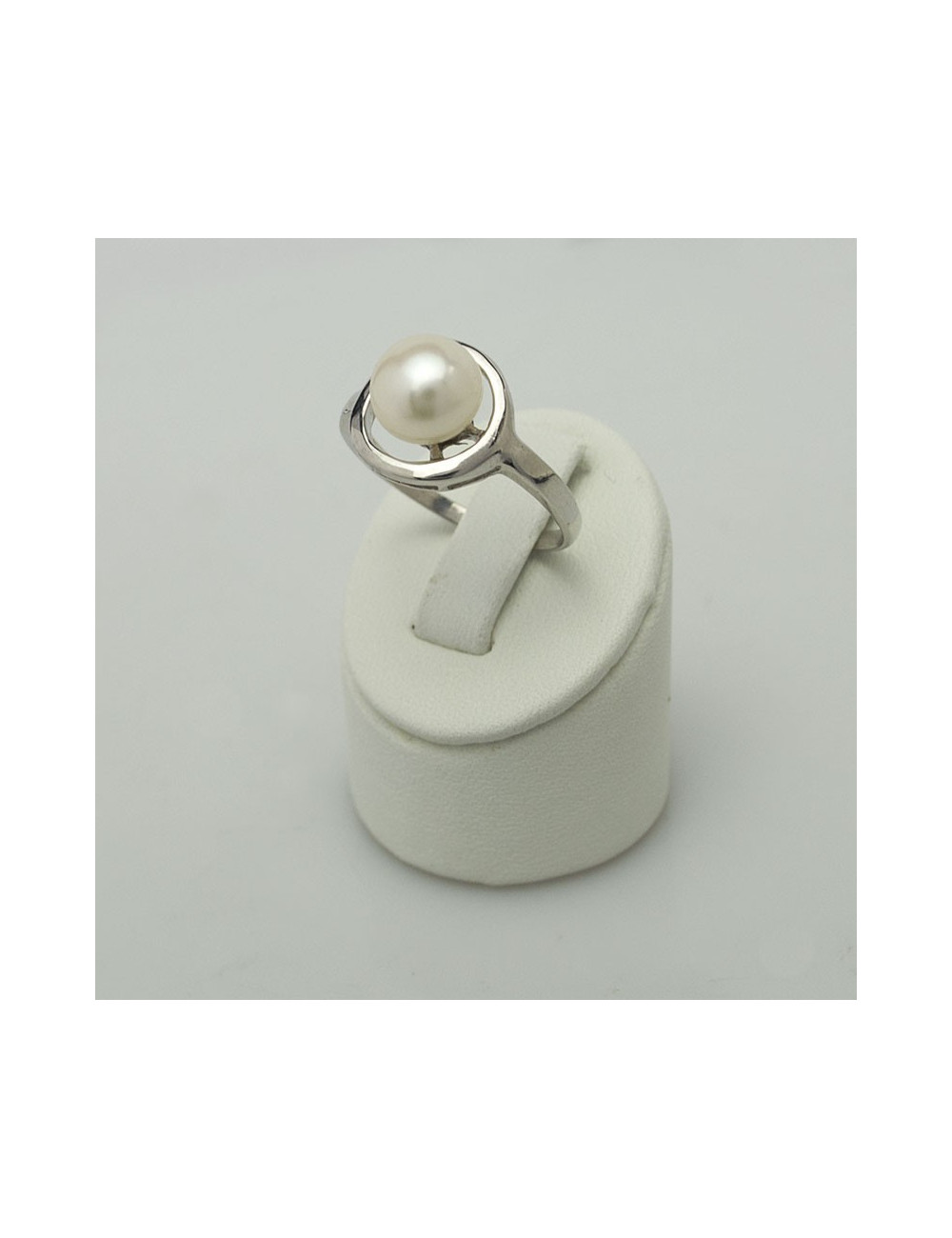 Silver ring with freshwater pearl PDE0002S