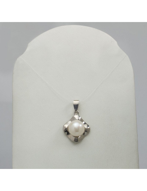 Silver pendant with freshwater pearl WDNP00050S