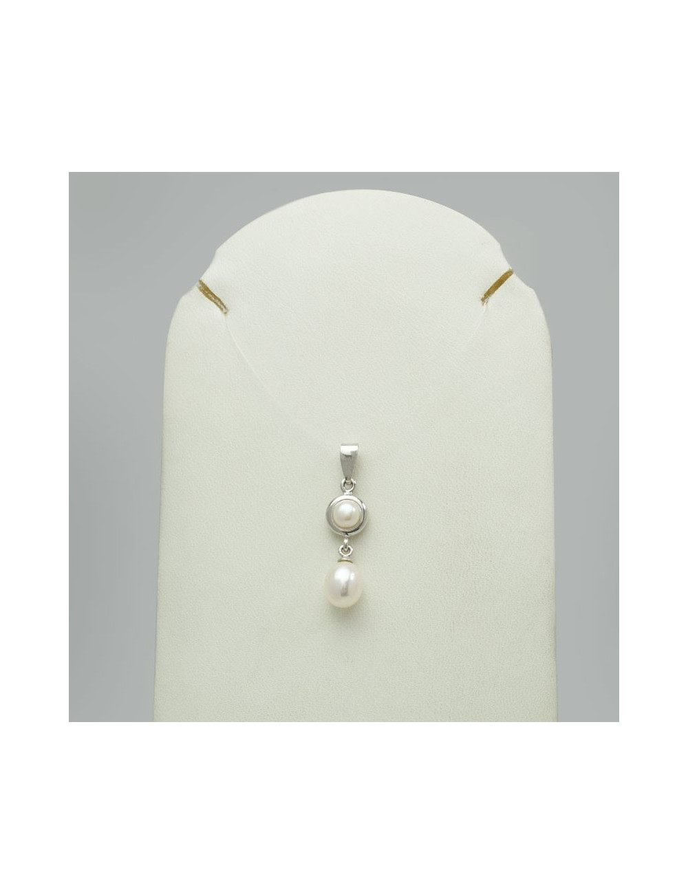 Silver pendant with freshwater pearls PMA23S