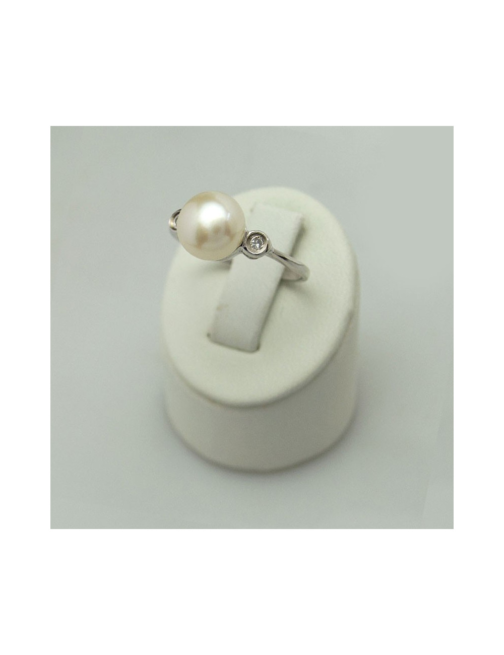 Silver ring with freshwater pearl IR0048E