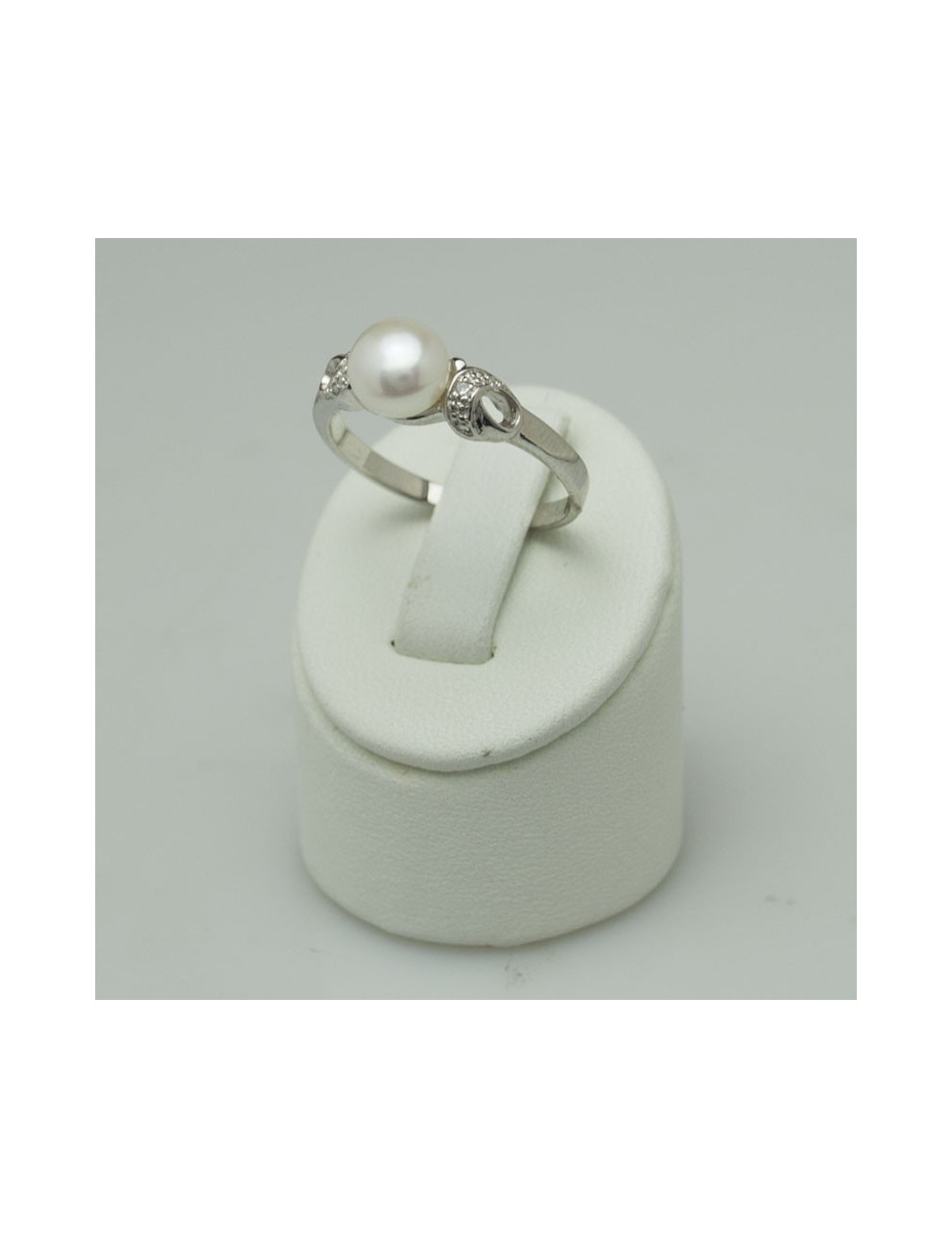 Srebrny pierścionek z perłą IR0172S