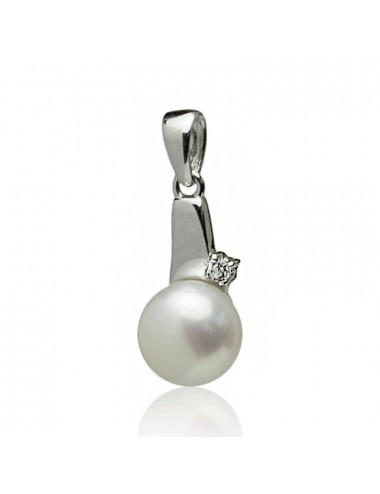 Silver Pendant with a Pearl...