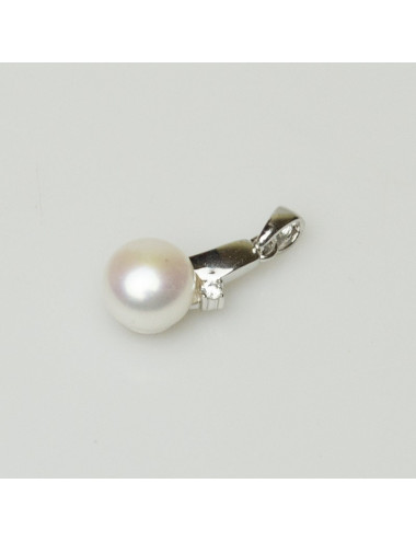Silver Pendant with a Pearl...