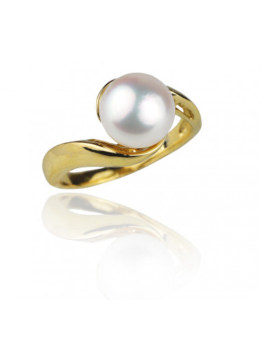 Gold Ring with Akoya Pearl...