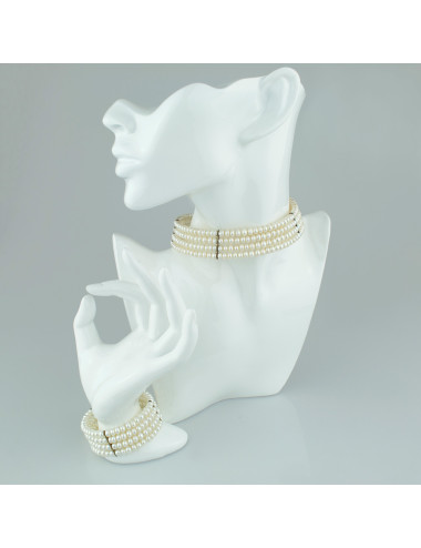 Stylish Set of Pearls in...