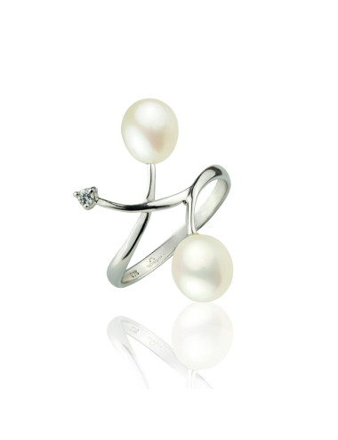 Original ring with pearls...