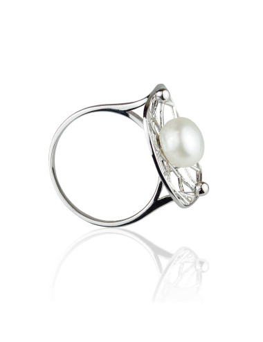 Sterling silver ring with an openwork basket, on which is placed a 3/4 round white pearl RA8595S