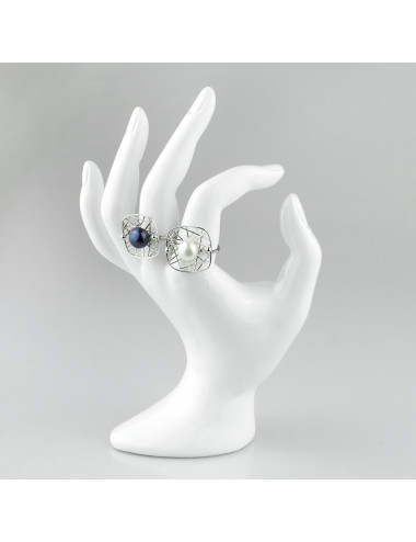 Sterling silver ring with an openwork basket, on which is placed a 3/4 round dark pearl RA8595S
