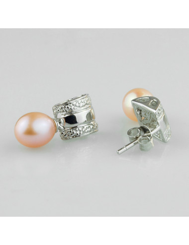 Stud earrings with silver embellished fluted blanks and pink oval pearls ZIE0539S