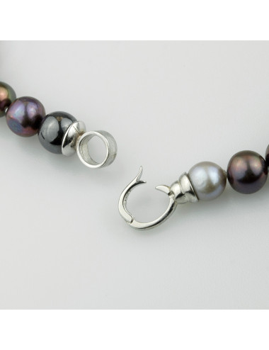 Bracelet of grey and dark pearls and hematite beads topped with a silver snap clasp BrH7080S