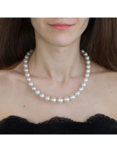 Edison white round pearl necklace presented on model NE11135S3