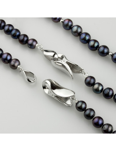 Komplet biżuterii z ciemnych pereł składający się z naszyjnika, bransoletki oraz kolczyków sztyftów KO6575SK