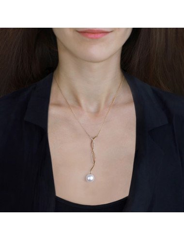 Złoty łańcuszek z długą, plecioną zawieszką zdobioną brylantami, zakończoną dużą białą perłą N0858G