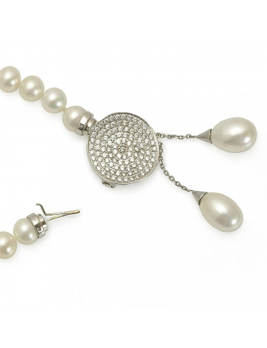Perłowy naszyjnik z kołem wypełnionym cyrkoniami, do którego doczepiono łańcuszki z dwoma perłami w kształcie łezki NO89GPCZ