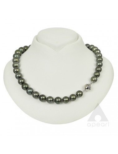 Dark Tahiti pearl necklace with green overtone and white gold clasp with sapphires NmT010117WG
