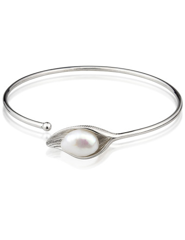 Silver circle bracelet with shimmering white baroque pearl BRKOL912SR